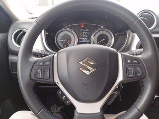 SUZUKI Vitara 1.4 Hybrid Cool 27