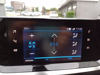 PEUGEOT 2008 BlueHDi 130 S&S EAT8 Allure Pack 25
