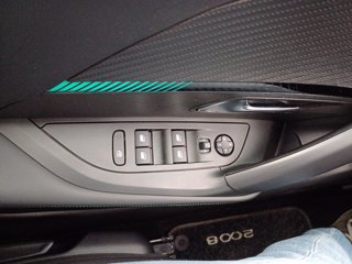 PEUGEOT 2008 BlueHDi 130 S&S EAT8 Allure Pack 36